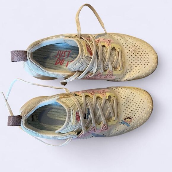 Nike Women's Cream and Blue Running Shoes - Picture 2 of 6